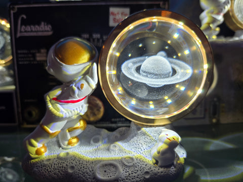 3D Creative Astronaut Crystal Ball Led Night Light