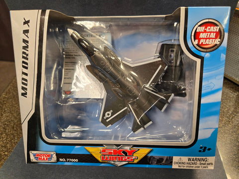 SKY WINGS DIE CAST CAST IN A COLLECTORS BOX