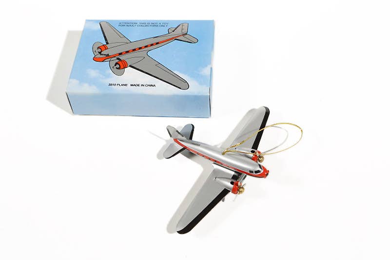 DC3 decorative airplane