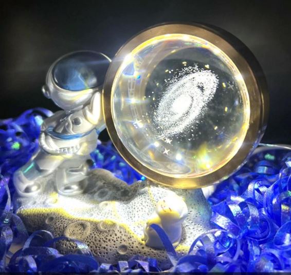 3D Creative Astronaut Crystal Ball Led Night Light